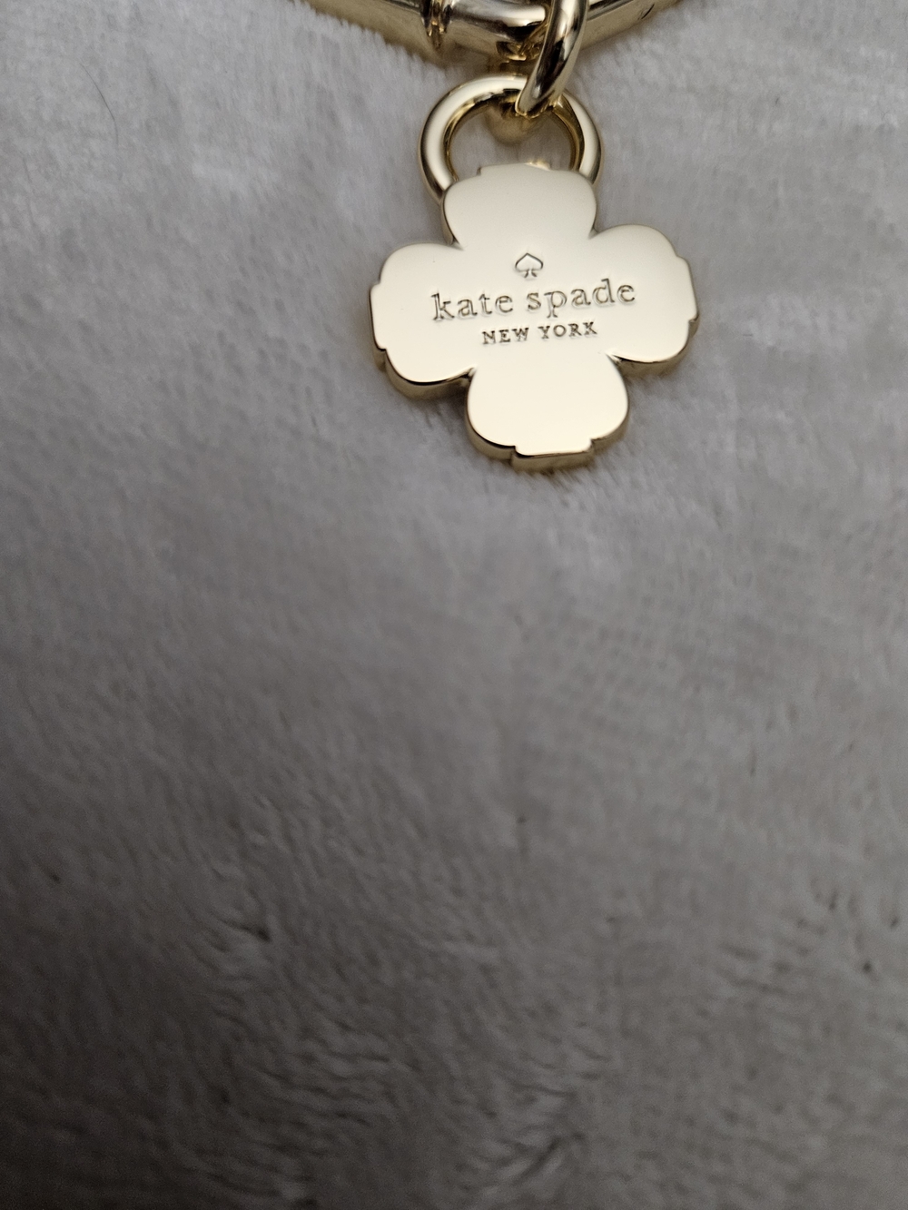 kate spade gold heart keychain with flower charm - Picture 3 of 6